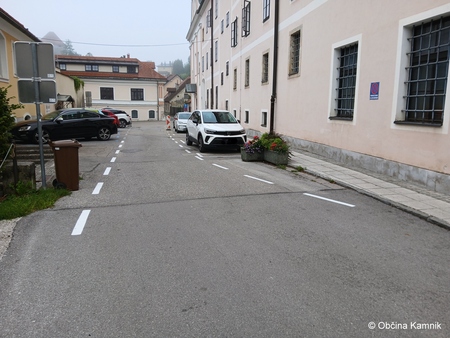 Talne označbe na parkirišču pri Frančiškanskem samostanu (2)-001